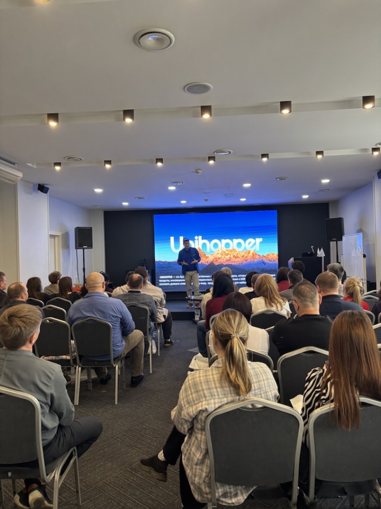Семинар Unihopper и Компании Прогресс в Абакане — презентация направляющих, Magic Box и кухонной фурнитуры